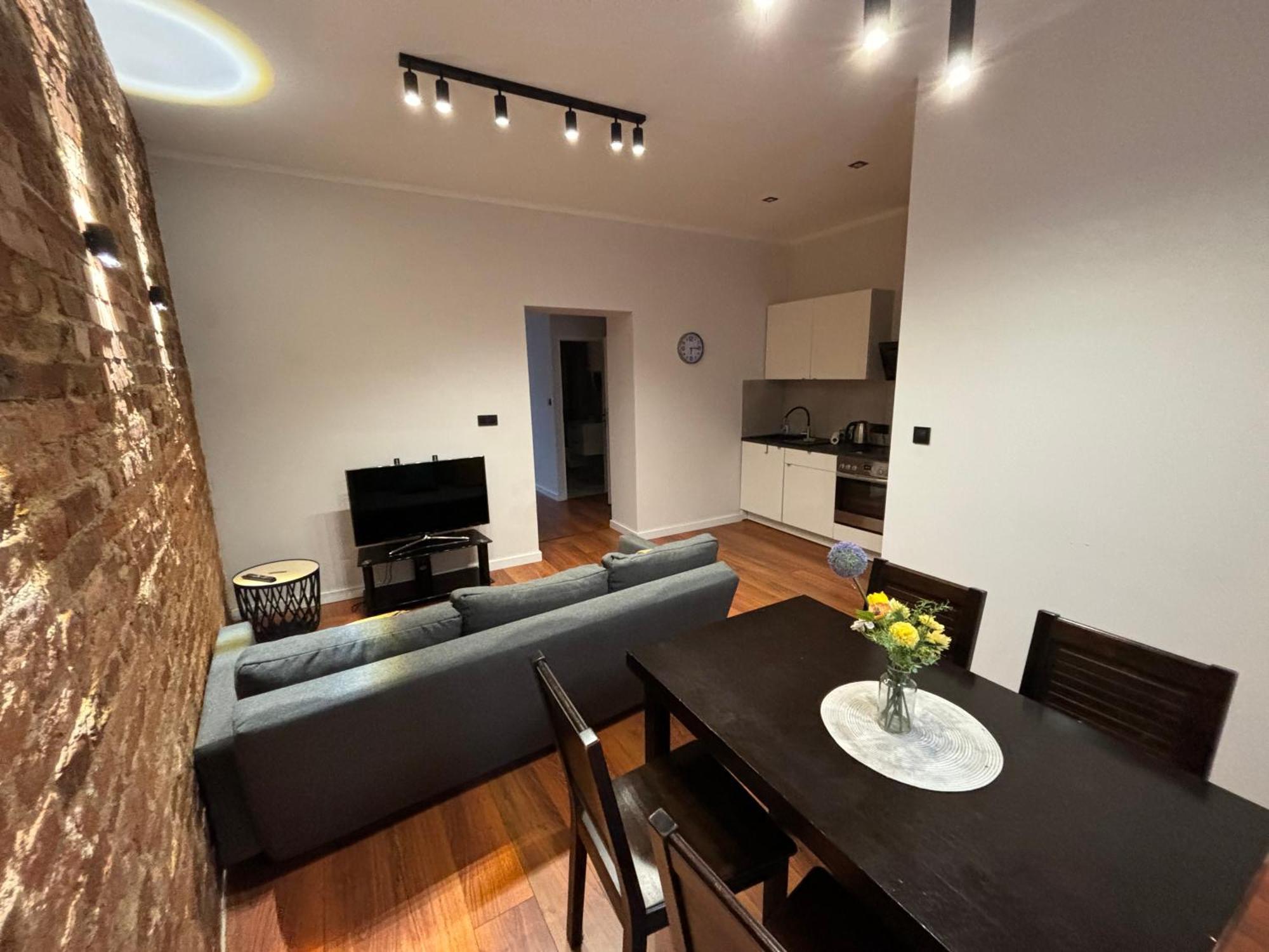 Kk Apartament Marszalkowski 바이톰 외부 사진